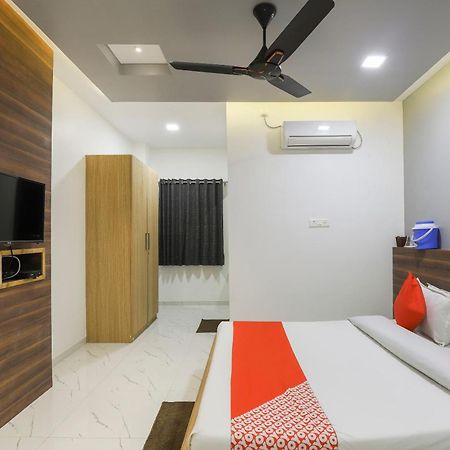 Oyo Kings Hotel Katunayaka Esterno foto